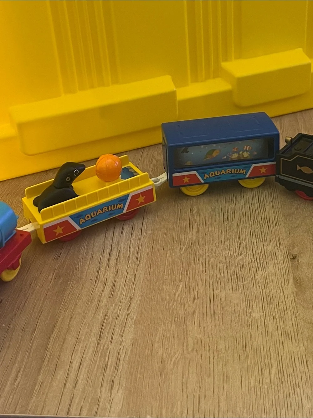 Thomas & Friends 51 Aquarium Train Set - Blue & Yellow